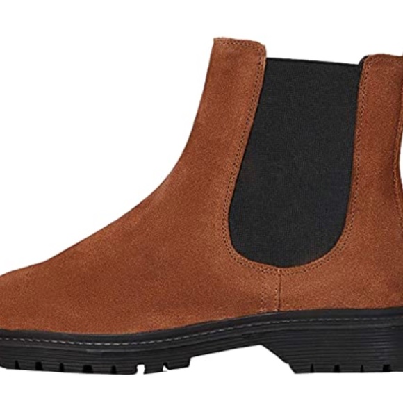 Women's Chunky Sole Leather Chelsea Boots - Picture 4 of 11